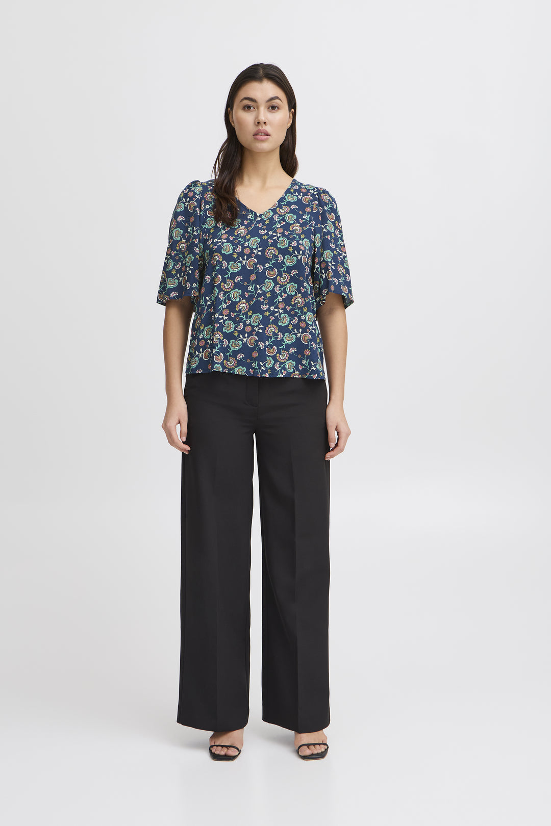 Vera Short Sleeve Top Medieval Blue Flower