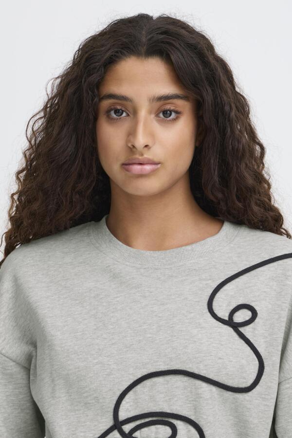 Kasura Sweatshirt