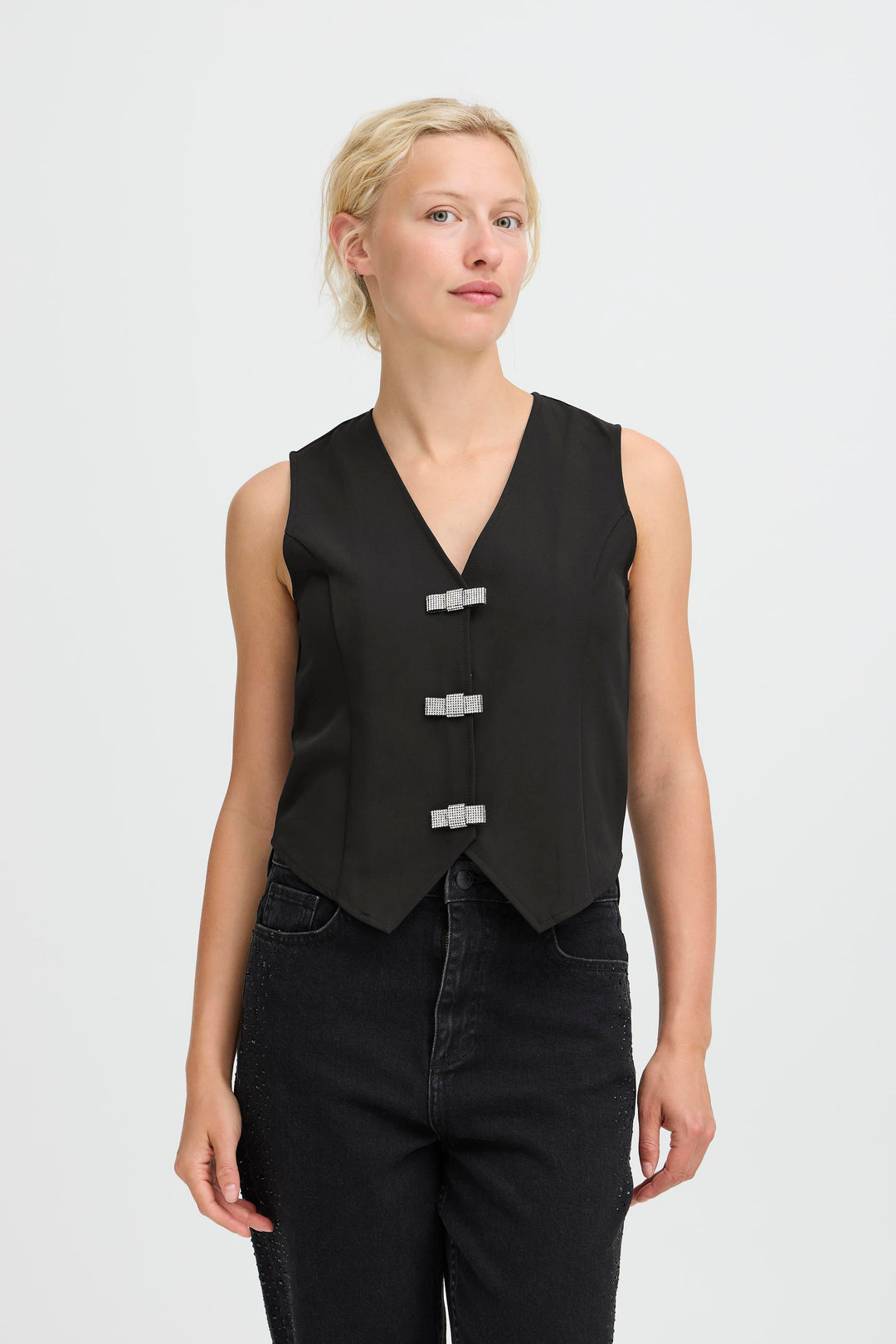 Tae Vest