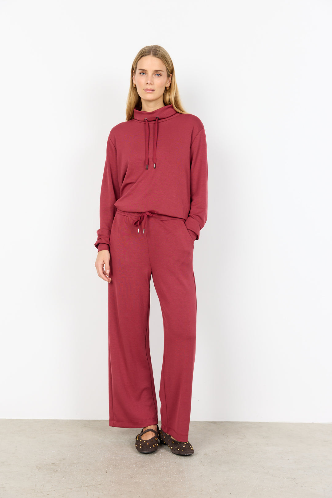 Banu 33 Pants Dark Red