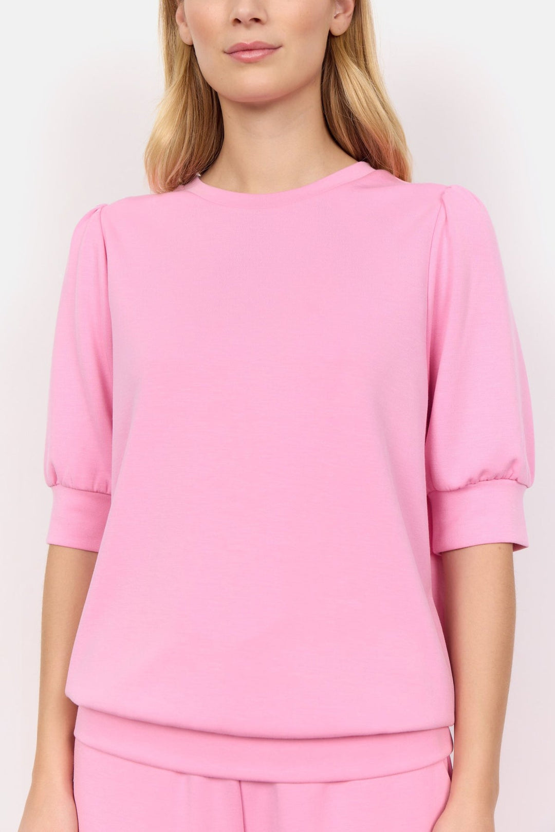 Banu 83 Top