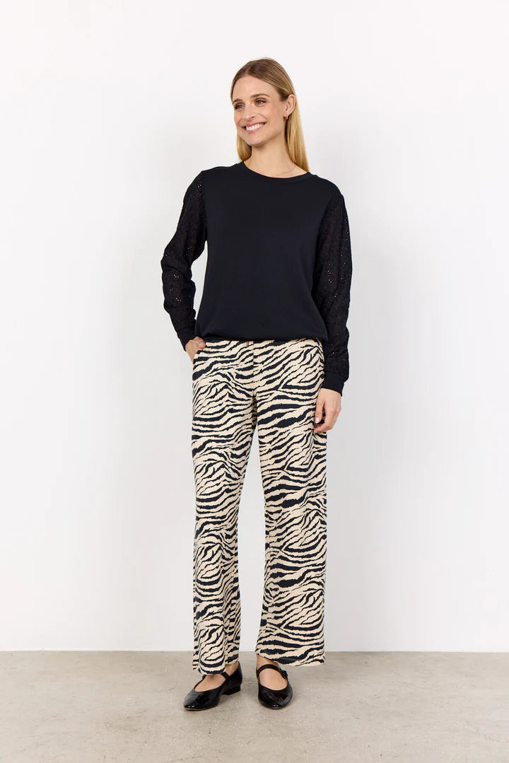 Banu 247 Top