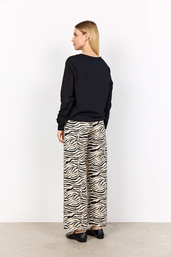 Banu 247 Top
