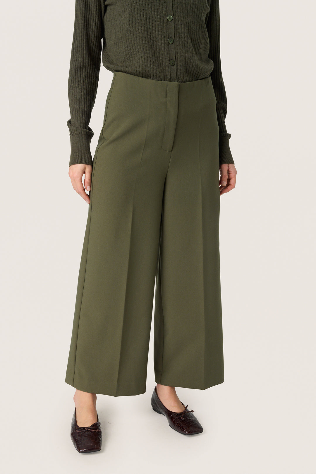 Corinne Wide Cropped Trousers Grape Leaf