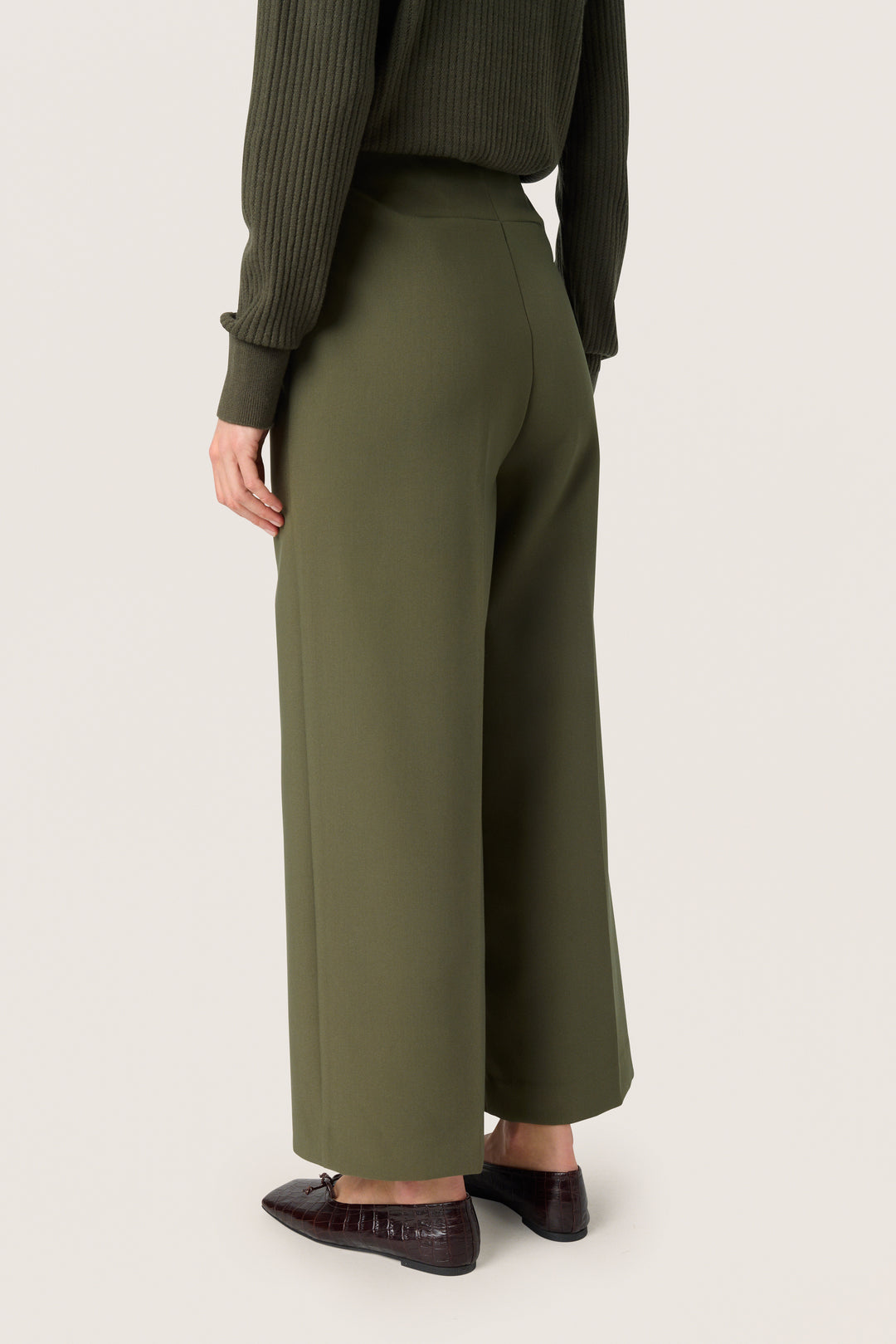 Corinne Wide Cropped Trousers Grape Leaf