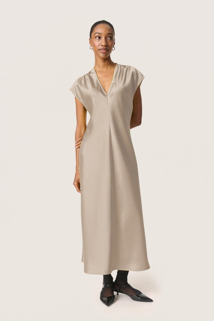 Liva Midi Dress