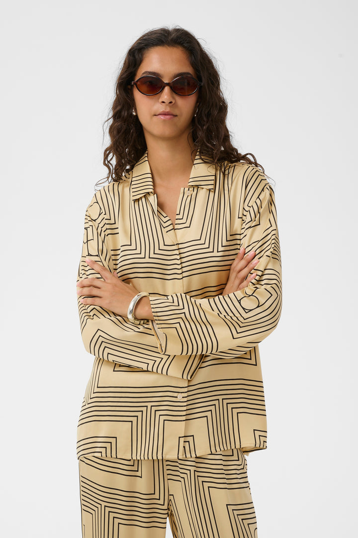 Evilia Shirt