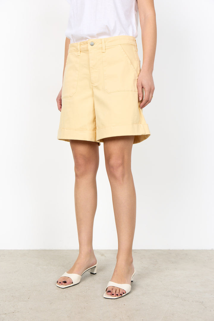 Erna 32 Shorts Yellow
