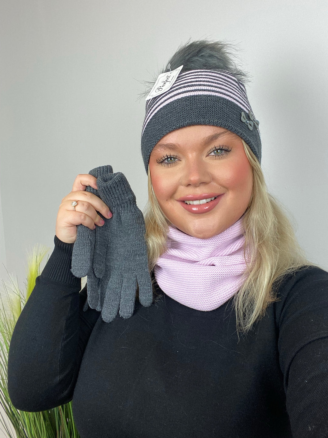 Hanna Hat Snood & Gloves