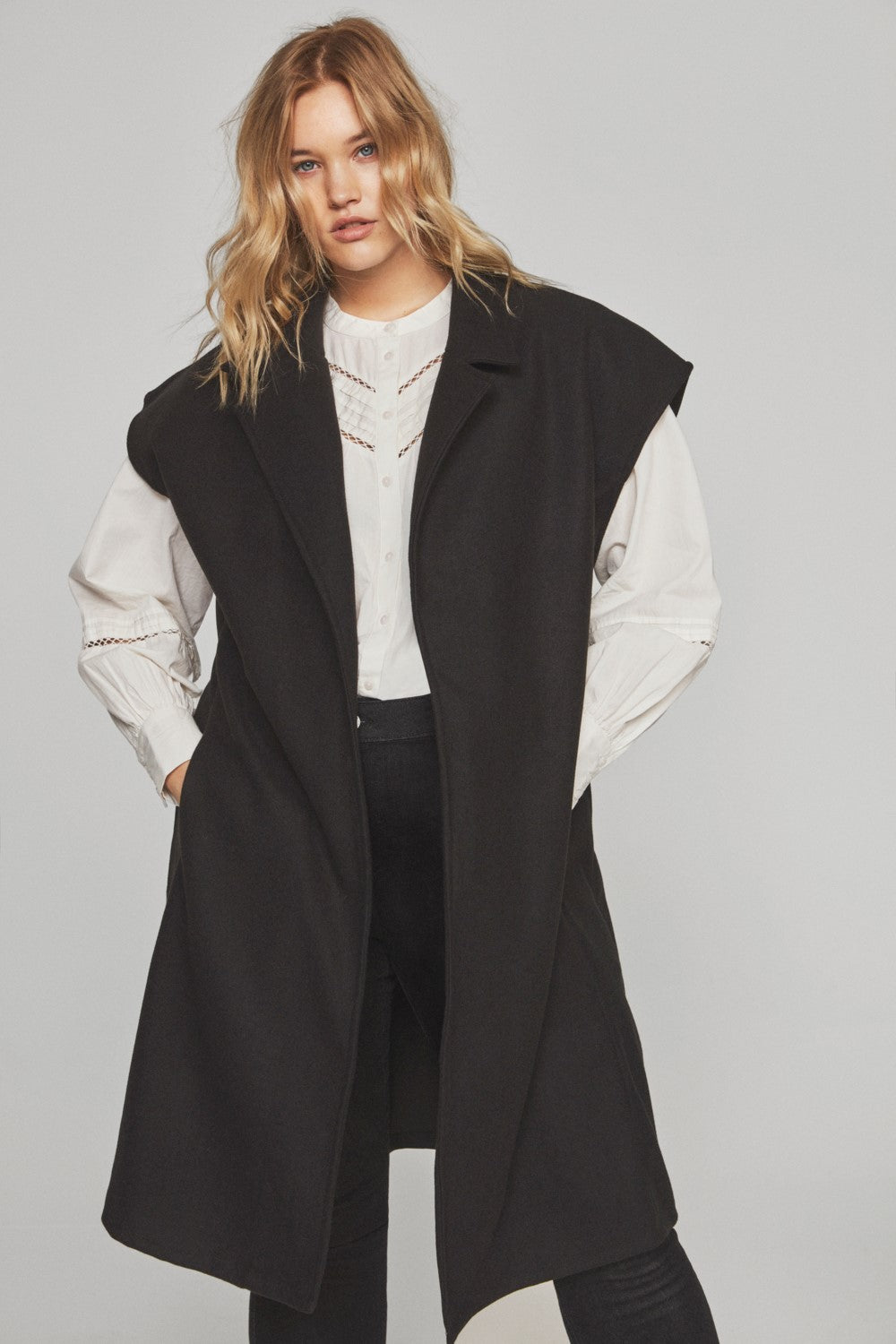 Curve Eliza Sleeveless Jacket